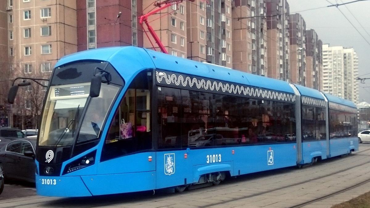 1280px__vityaz_m__31013_tram_in_moscow_left_front_view_91768700