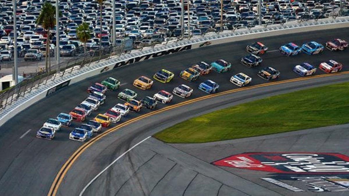 O cursă NASCAR, terminată lamentabil VIDEO