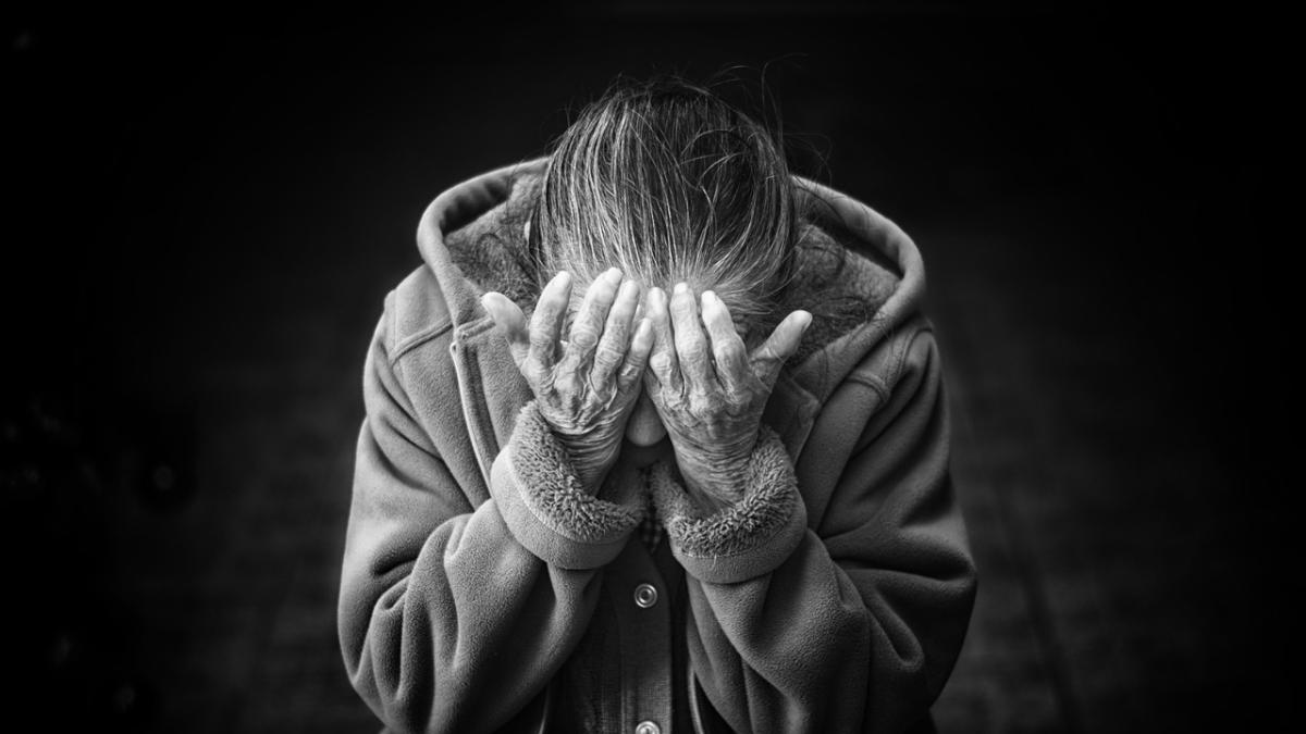 woman_1246587_1280_58627400