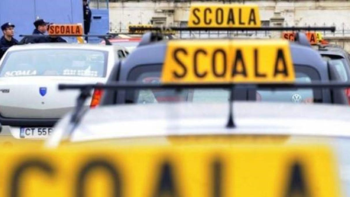 masina_scoala_98366400