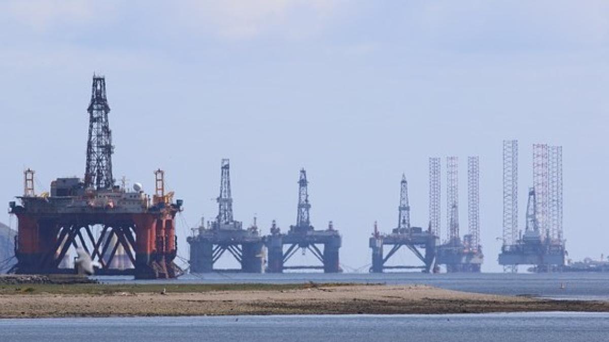 petrol_platforme_46984400