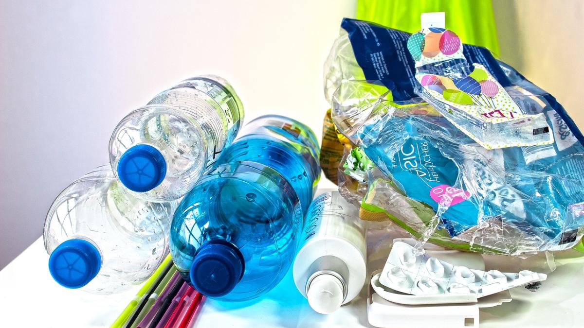 plastic_waste_3962409_1280_72344200
