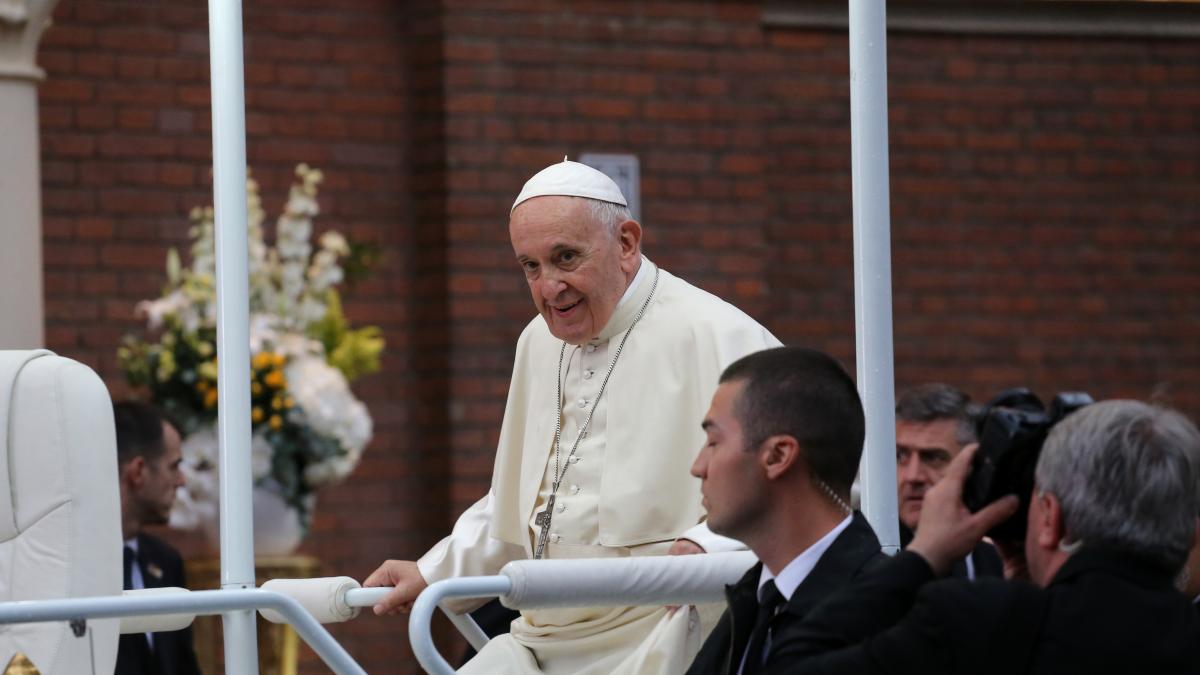 papa_francisc_31010000