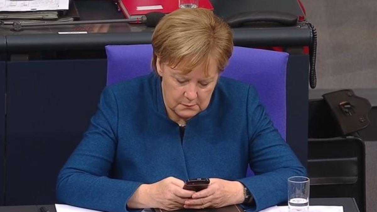 angela_merkel_50160100