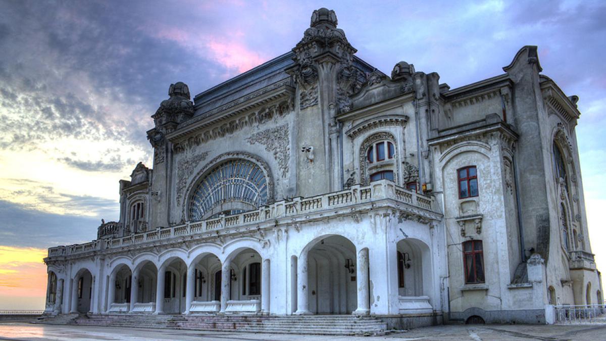 1200px_cazinoul_din_constanta_la_rasarit_hdr_12688100