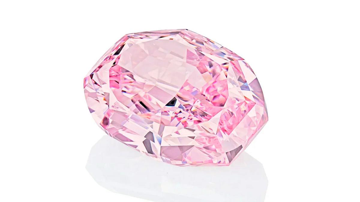 Un diamant uriaș roz din Rusia va deveni cea mai scumpă nestemată VIDEO