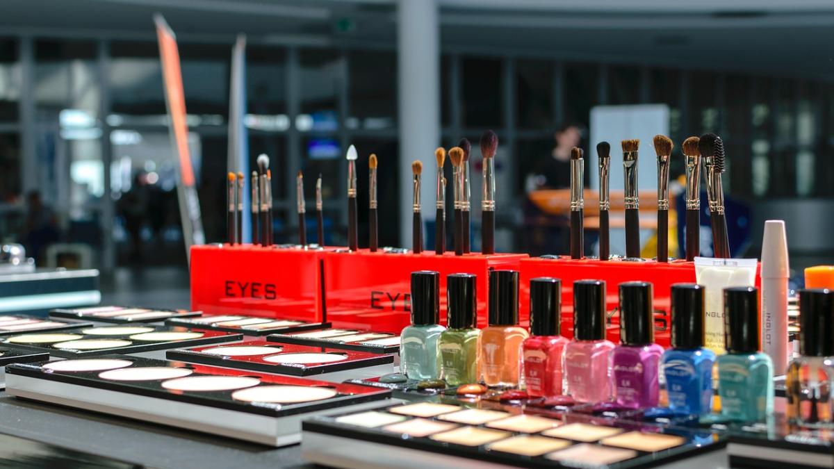 beauty_parlor_3241097_1280_87134700