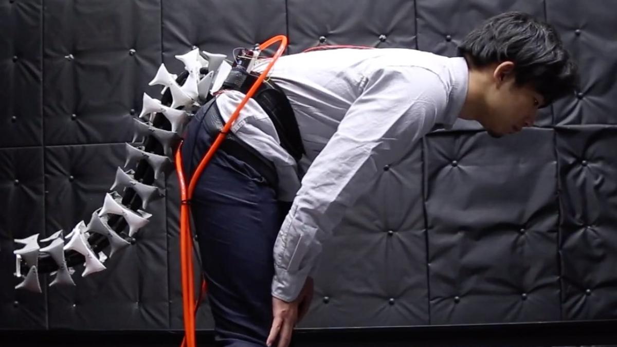 Japonezii au inventat o ... COADĂ robotizată pentru om  VIDEO