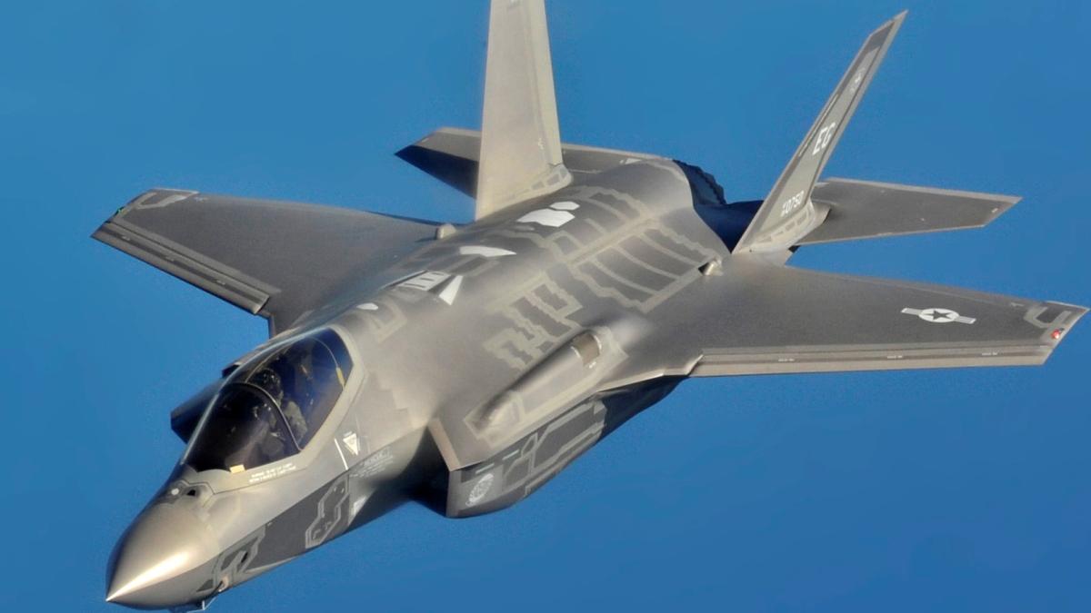 f_35_lightning_28310000