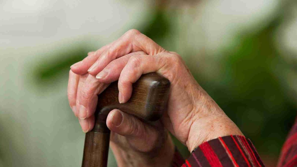 pensionar_singur_68198400