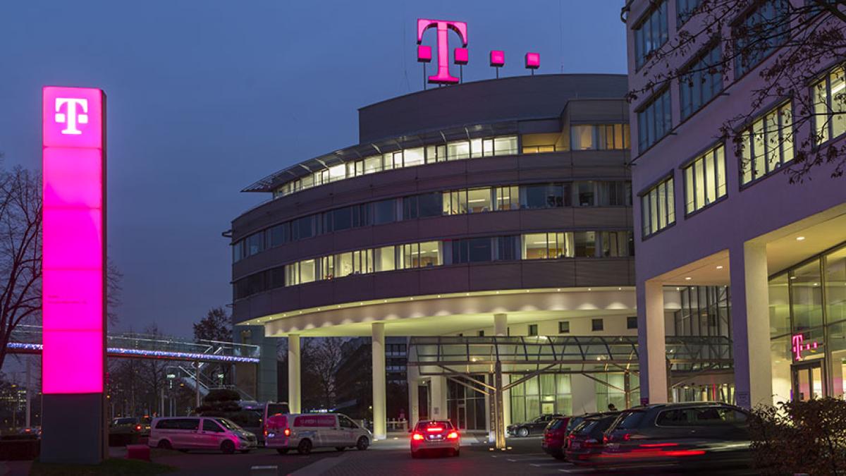 dl_zentrale_nacht_1_en_16057100