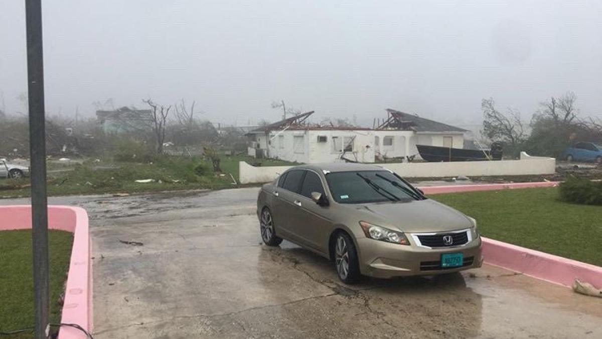 Monstruosul uragan Dorian a tocat insulele Bahamas timp de 24 de ore FOTO VIDEO