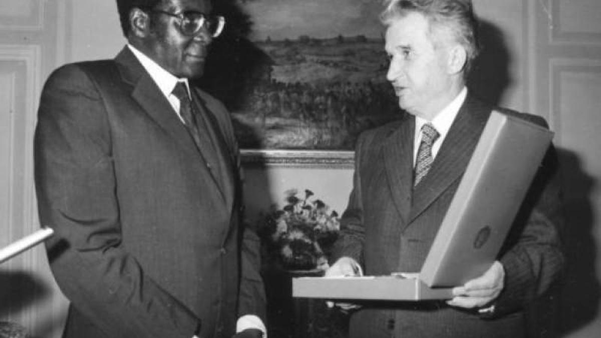 mugabe_si_ceausescu_72002000