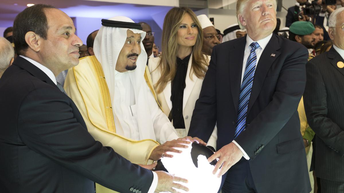 abdel_fattah_el_sisi__king_salman_of_saudi_arabia__melania_trump__and_donald_trump__may_2017_70676400