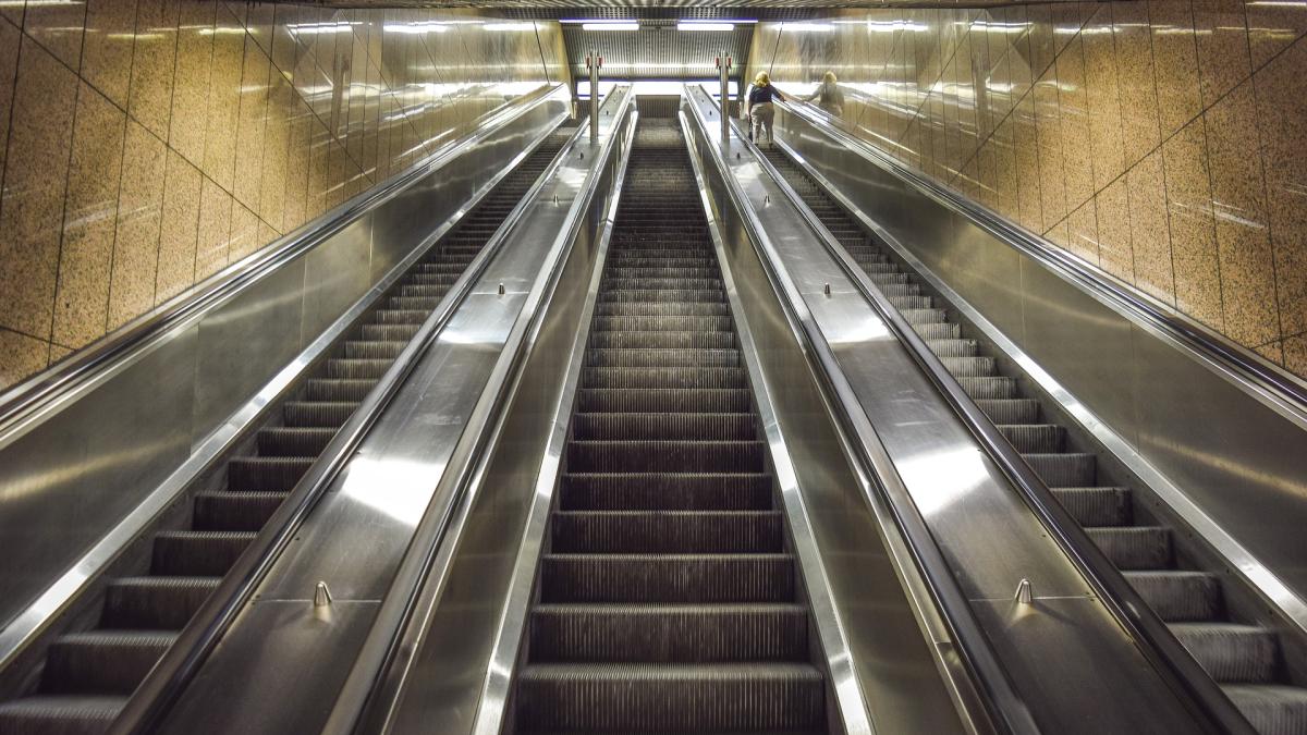 escalator_4438493_1920_20490000