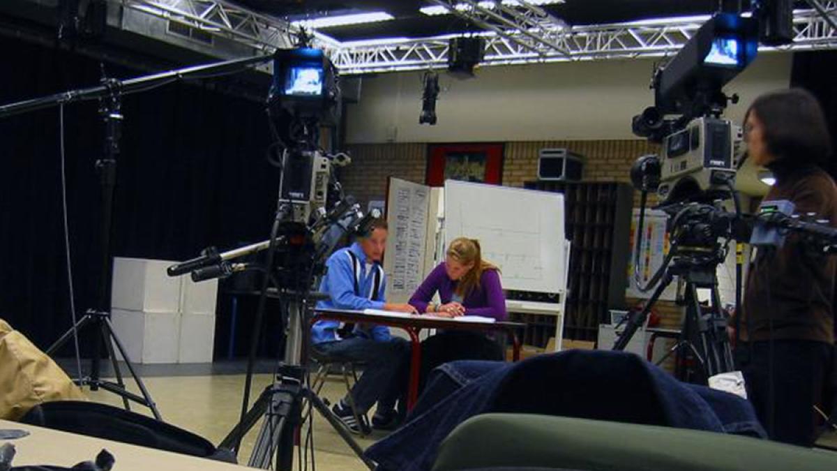 romii_au_un_post_propriu_tv_care_emite_de_la_budapesta_73463100