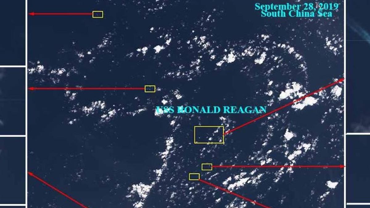 Portavion american, înconjurat de nave de război chineze VIDEO