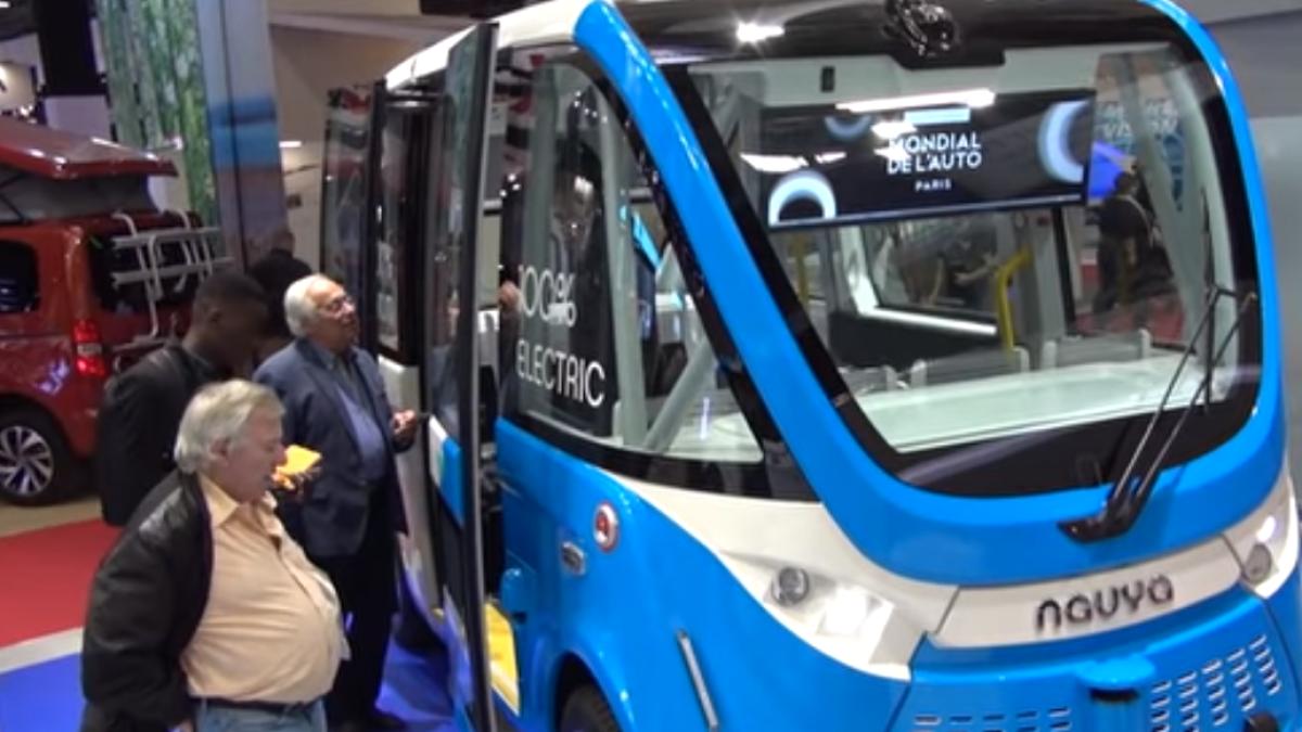 Primul autobuz fără șofer în România. VIDEO