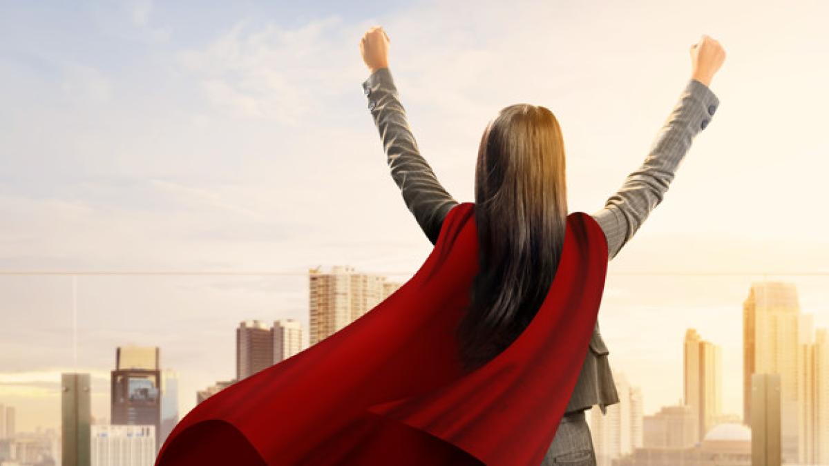 back_view_asian_super_business_woman_with_cloak_feel_happy_9083_3007_74807400