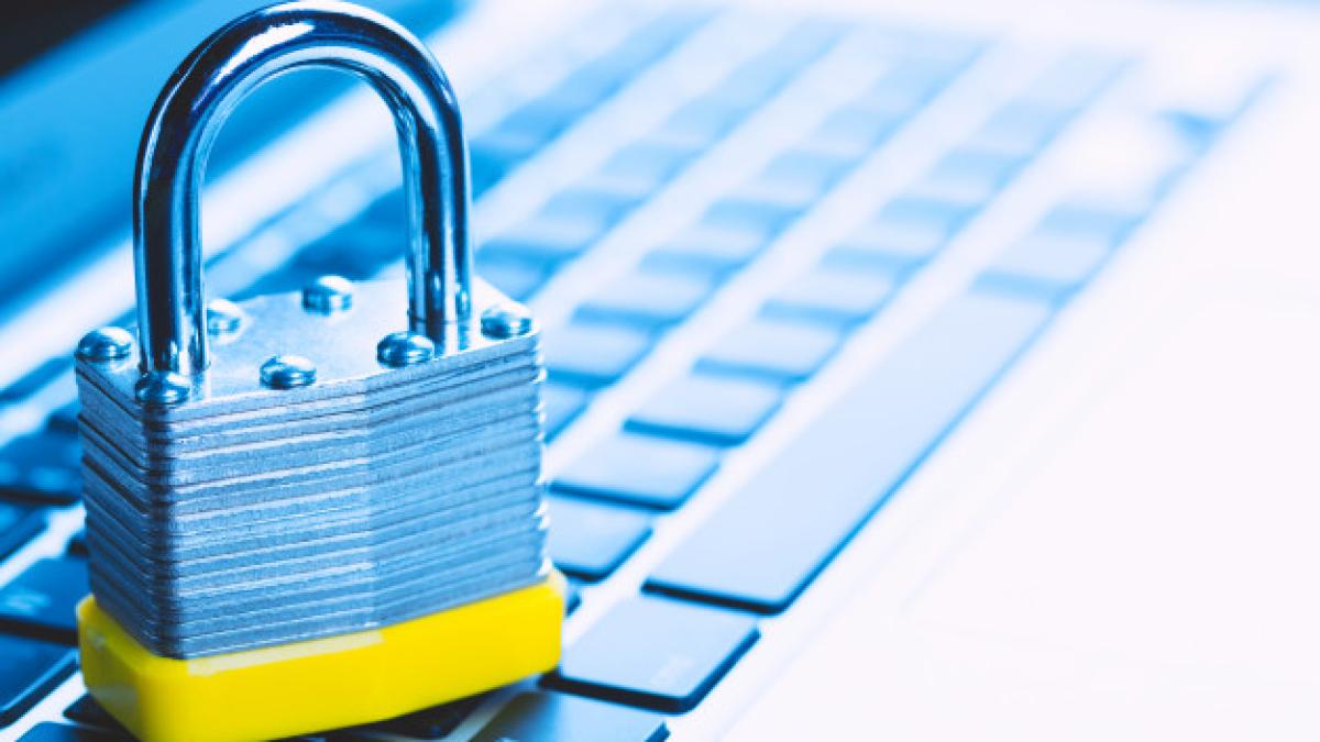 padlock_laptop_136401_34_94049700