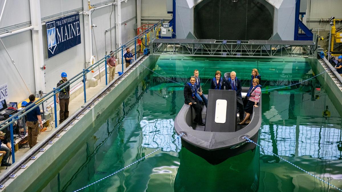 Cea mai mare imprimantă 3D din lume a printat o ambarcațiune de 7 metri VIDEO