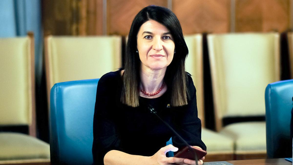 violeta_alexandru_77684400