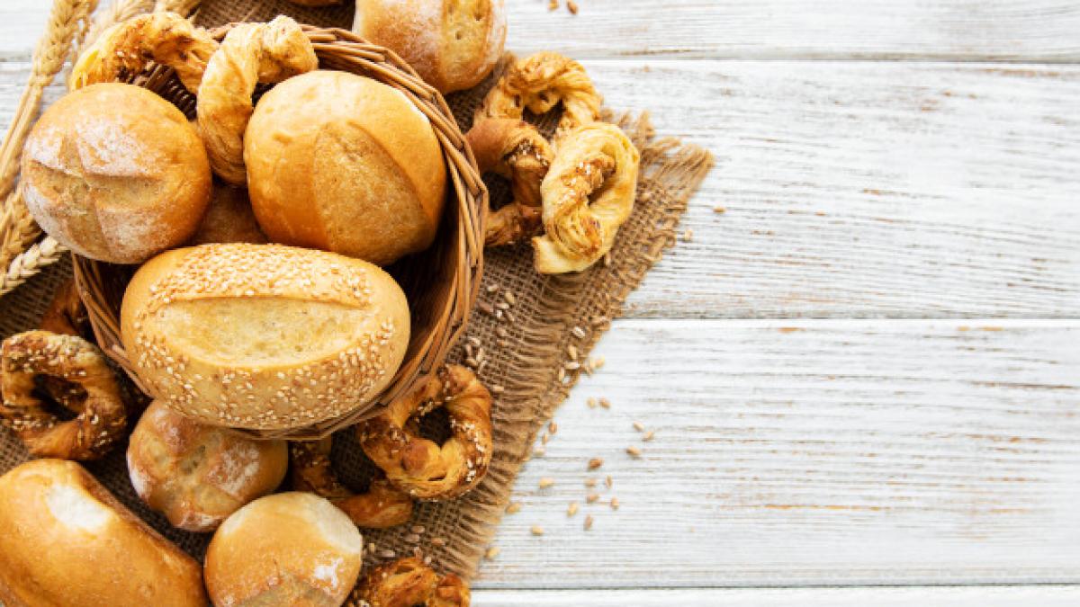 assortment_baked_bread_87742_9160_69165000