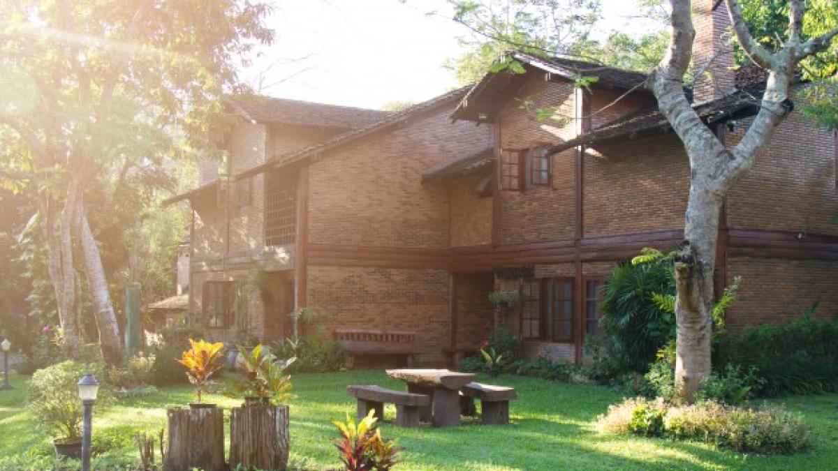 residential_brick_house_1388_112_70364500