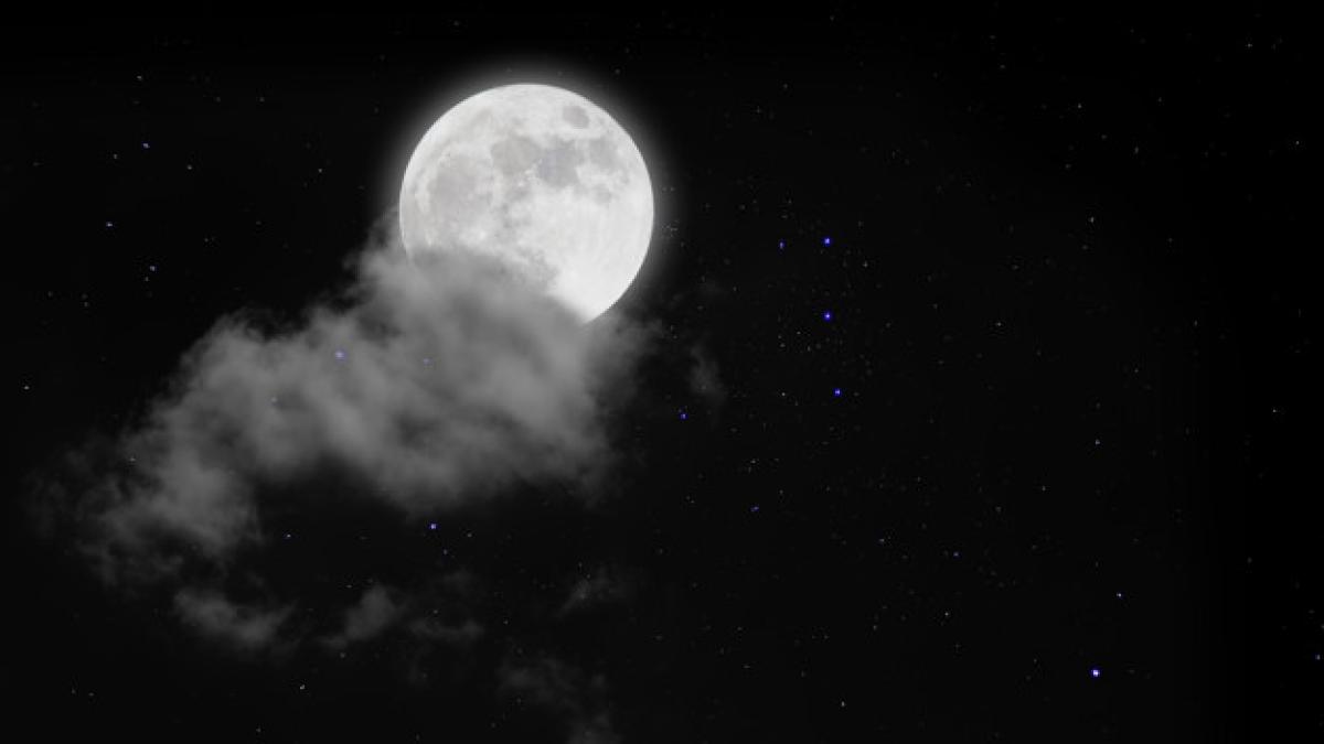 full_moon_with_starry_clouds_romantic_night_44527_738_14310400
