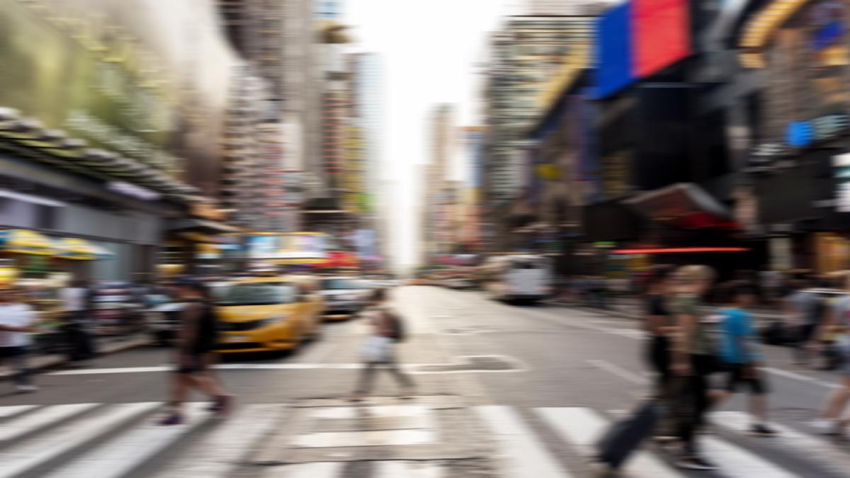 oameni_pe_strada_47770800