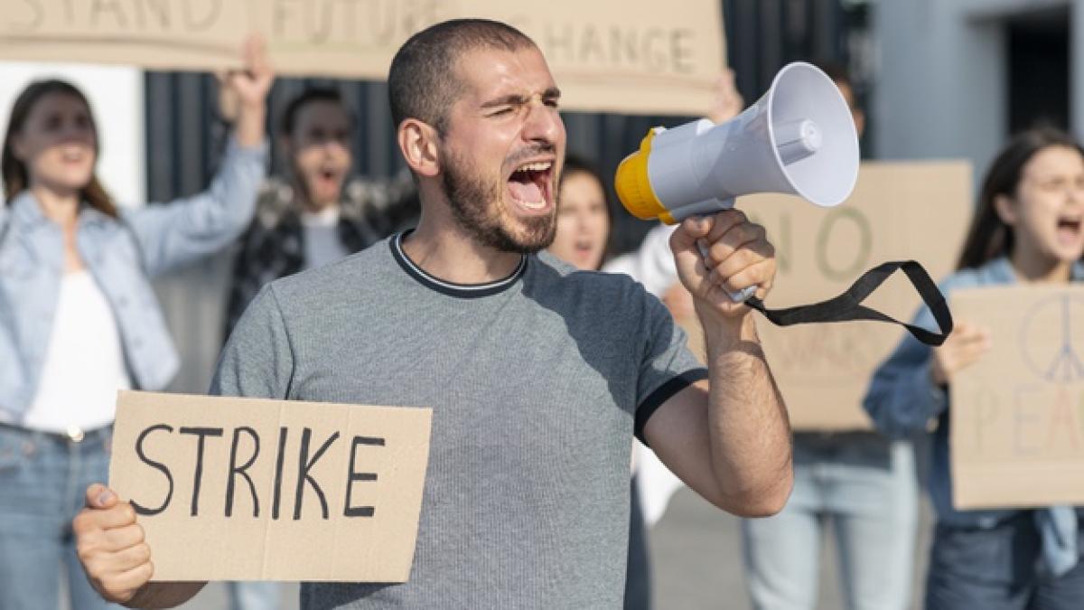 people_gathered_together_strike_23_2148296465_67359400