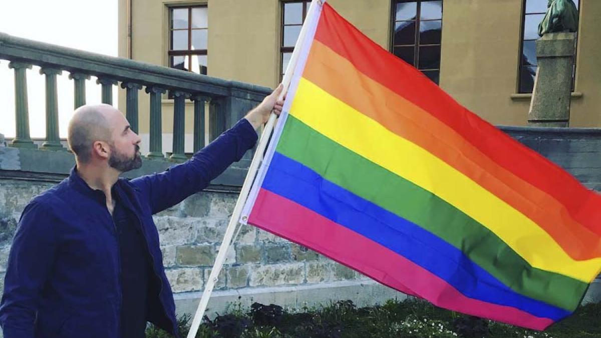 deqzoiru8ae_2oz_1_36609400