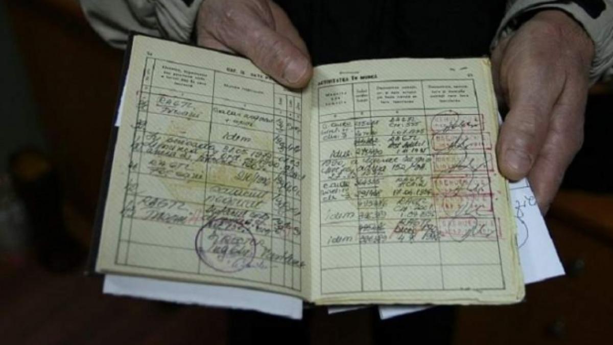 carnet_de_munca_93045100