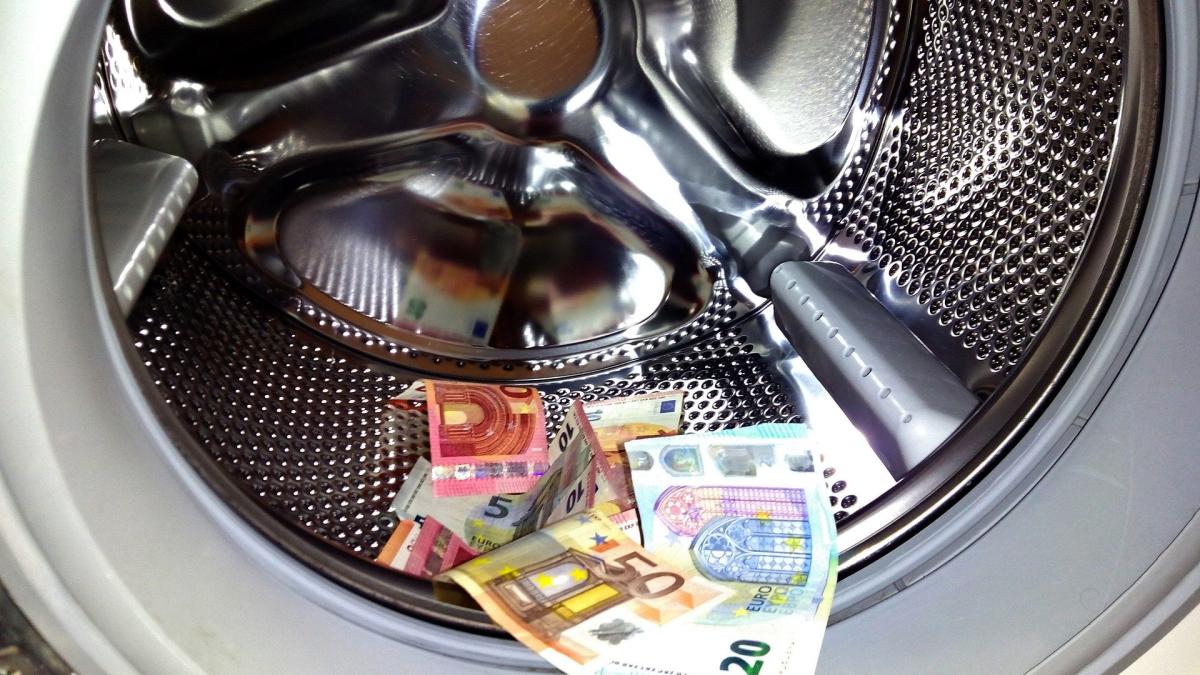 money_laundering_1952737_1920_72425000