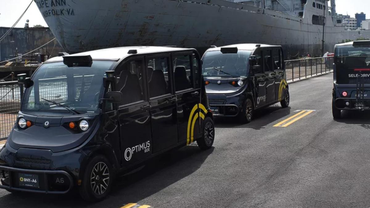 Taxiurile fără șofer sunt deja pe străzi. Cât costă o cursă (VIDEO)