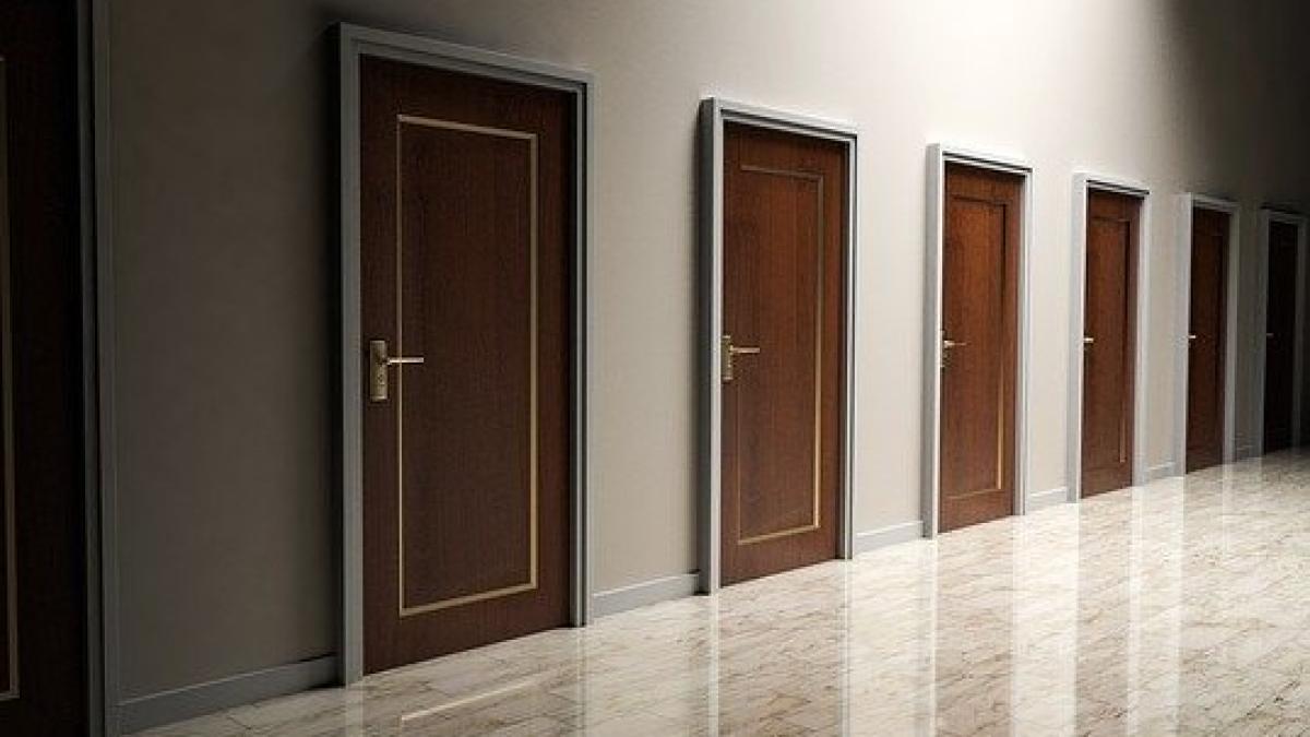 doors_1613314_640_49790400