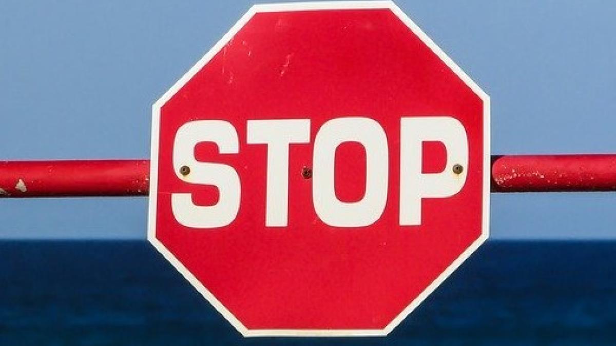 stop_1374937_640_71794900