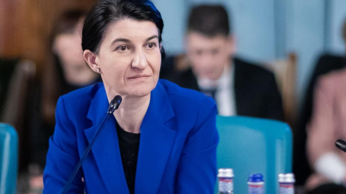 violeta_alexandru_24434800