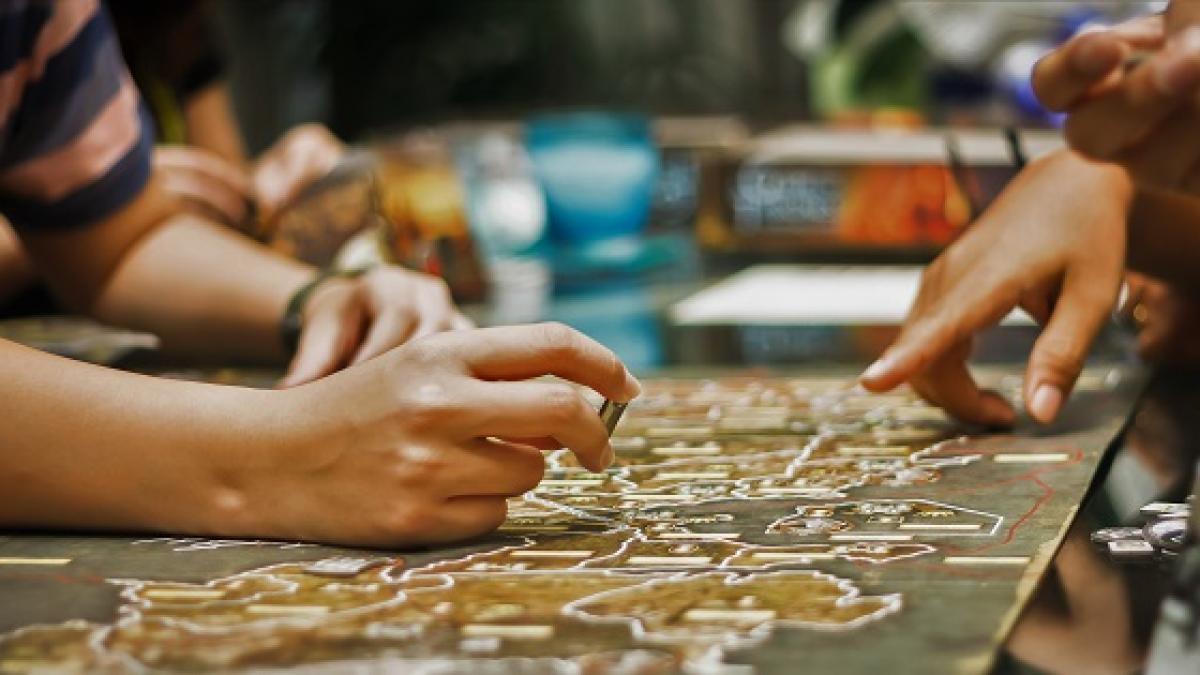 2017_09_06_board_game_players_97858600