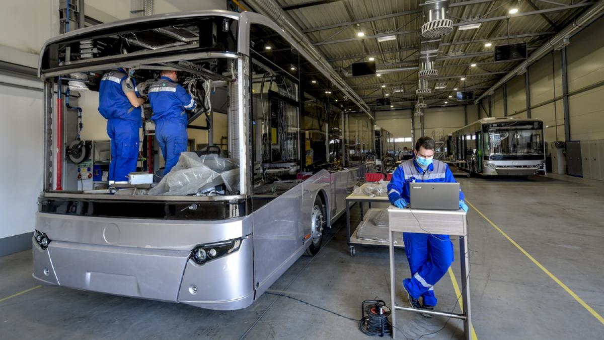 autobuze_uzina_resize_66882200