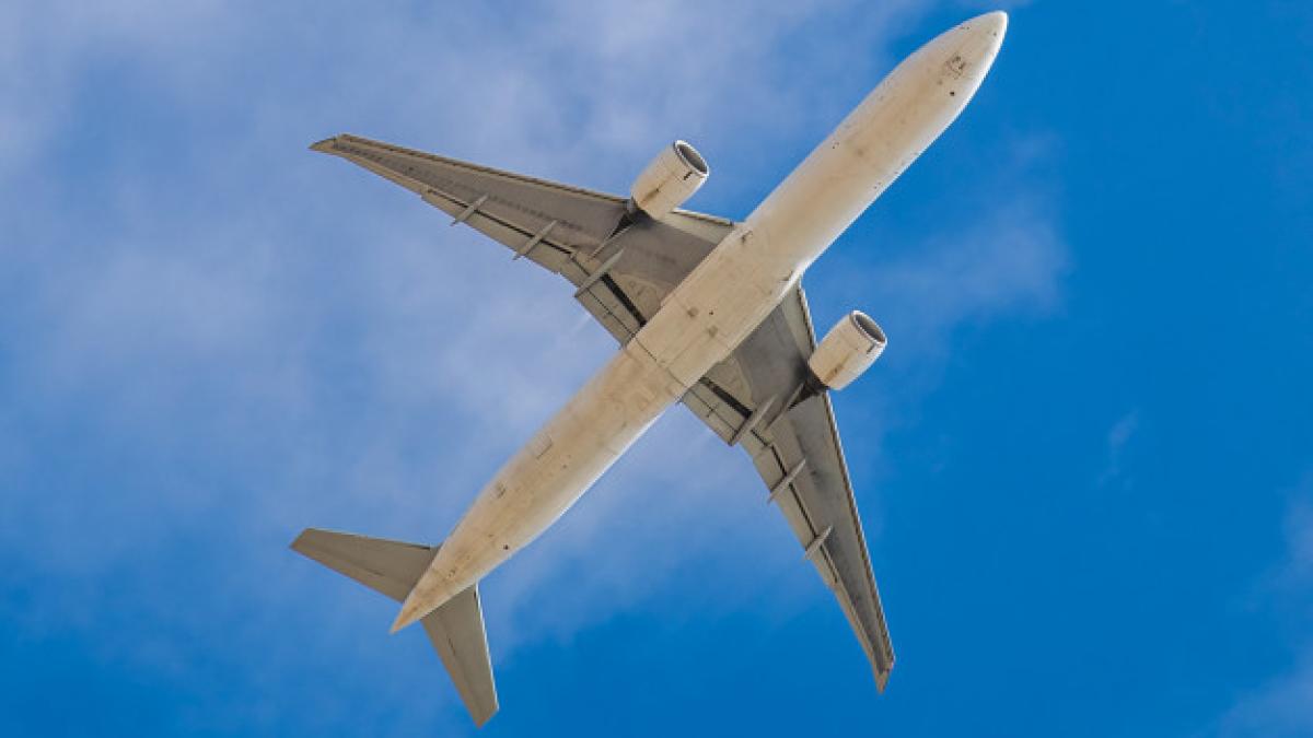 aircraft_safe_flight_good_weather_with_blue_skies_155027_321_22533900