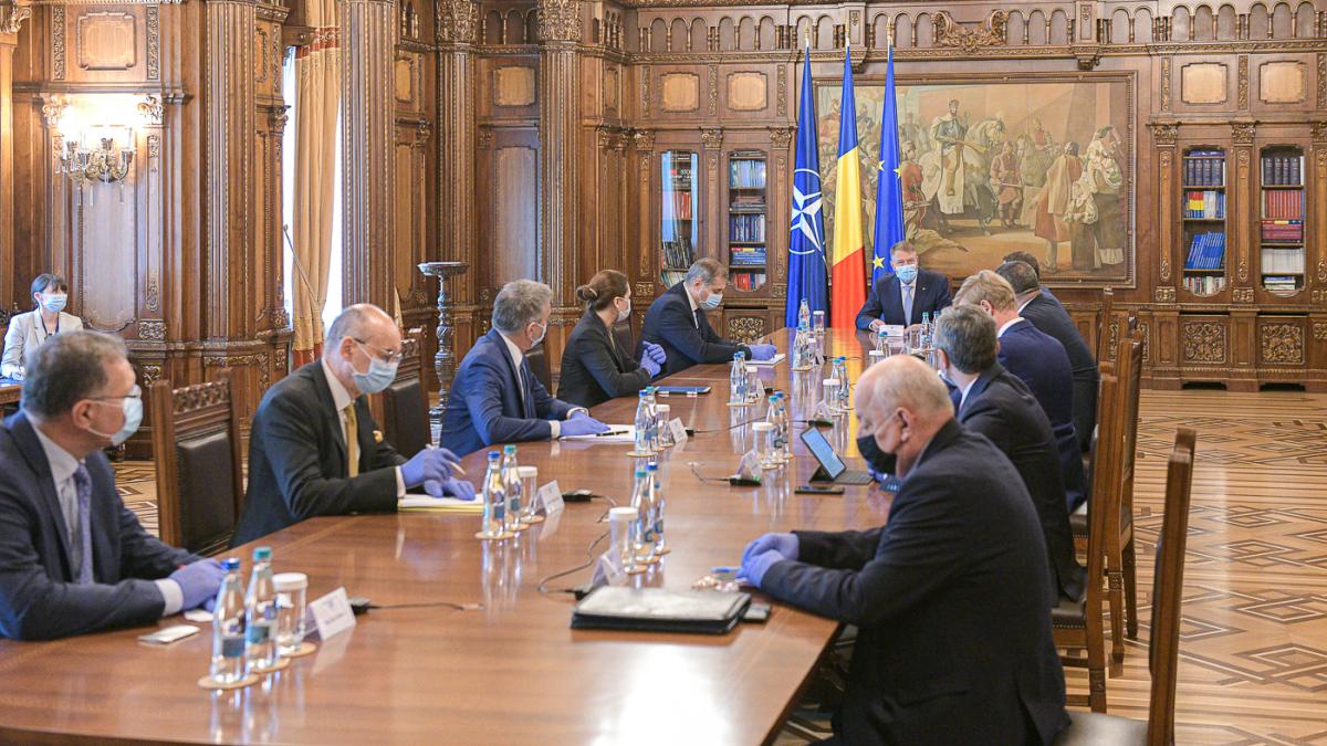 original_intalnire_cu_reprezentanti_ai_mediului_de_afaceri_pe_tema_masurilor_de_relansare_economica_05_05_2020_9_65297500