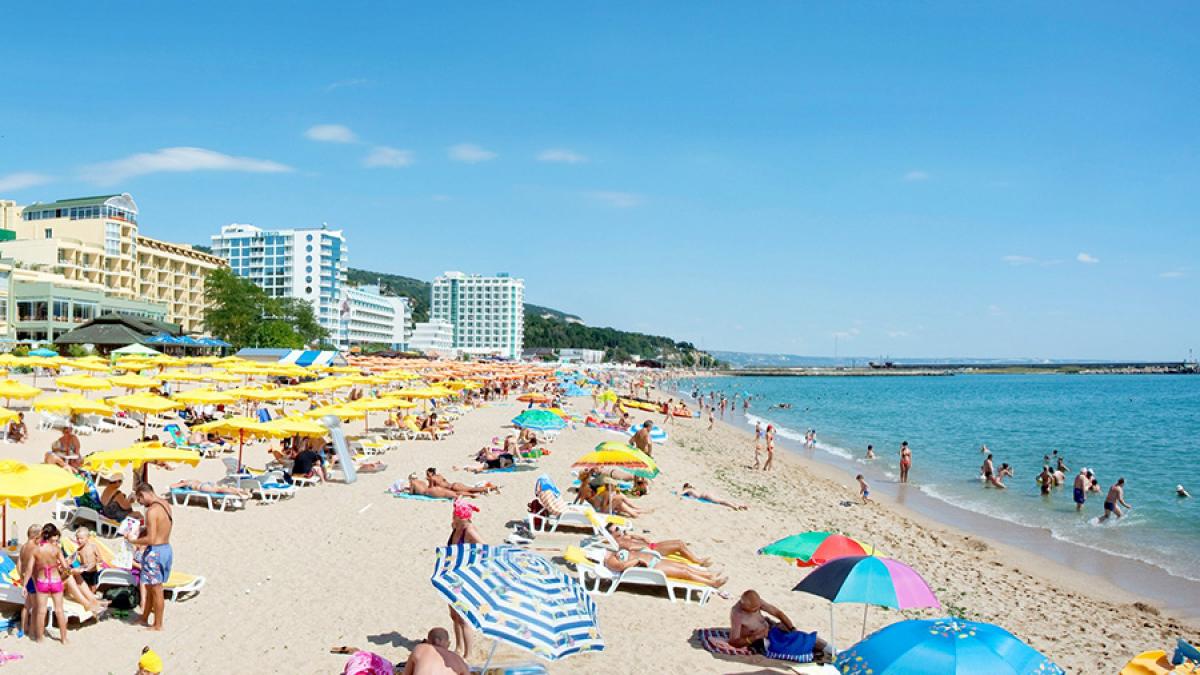 golden_sands_beach_small_71807800