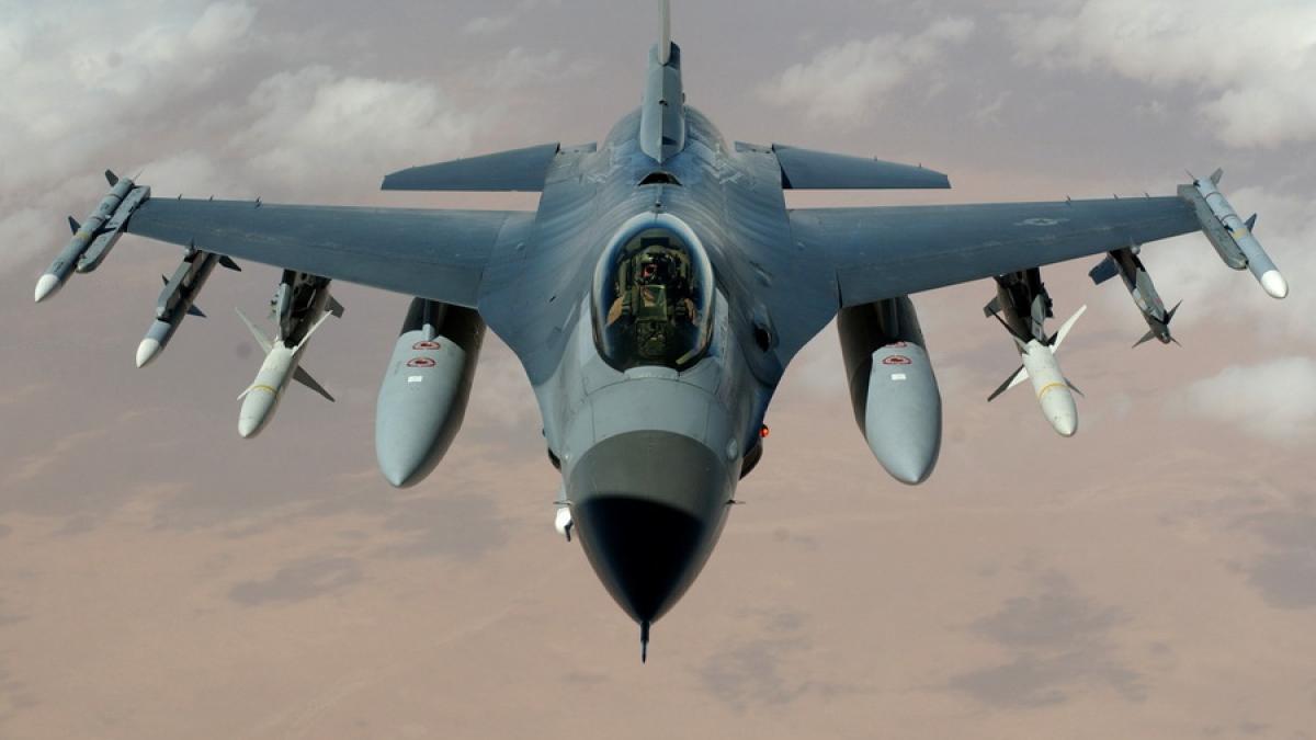 f_16_fighting_falcon_resize_93445100