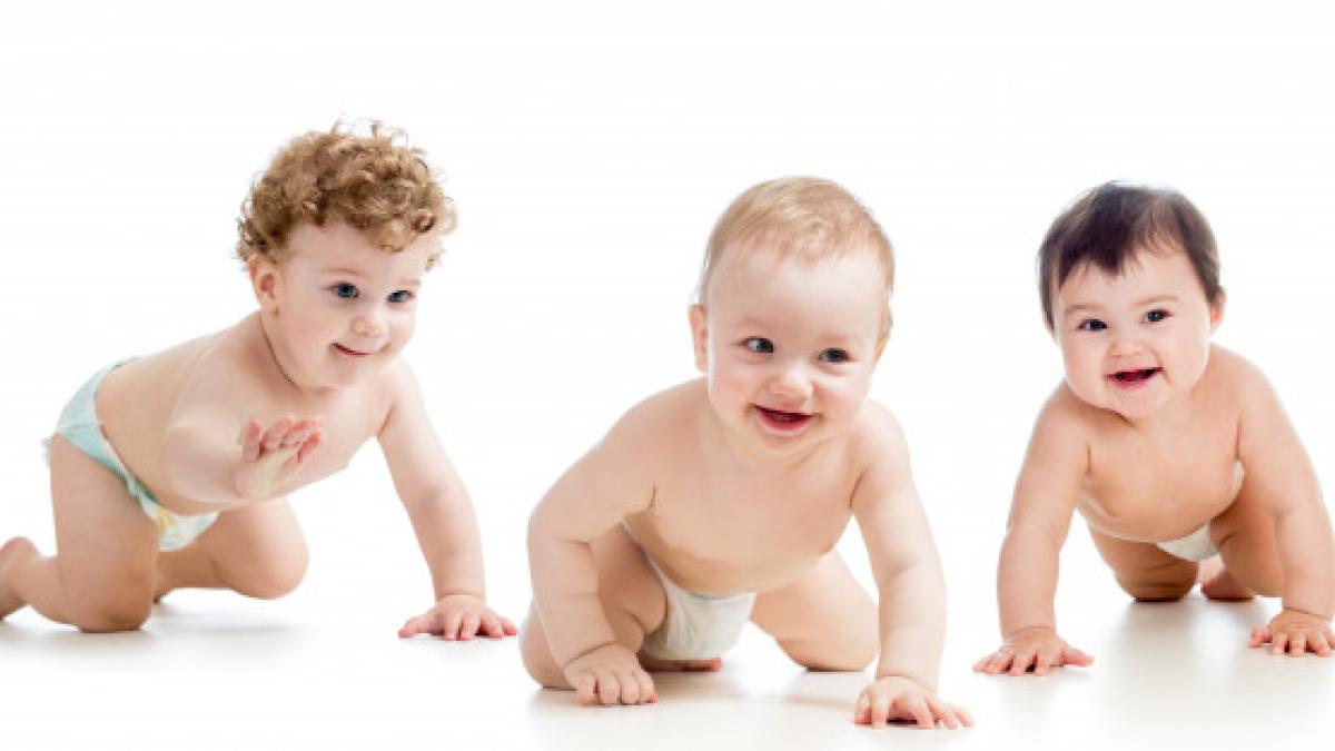 three_babies_playing_70494_10_94884700