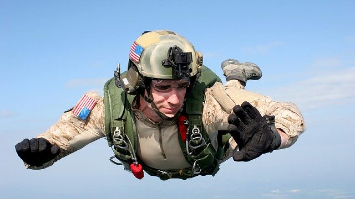 soldat_parasutist_36110000