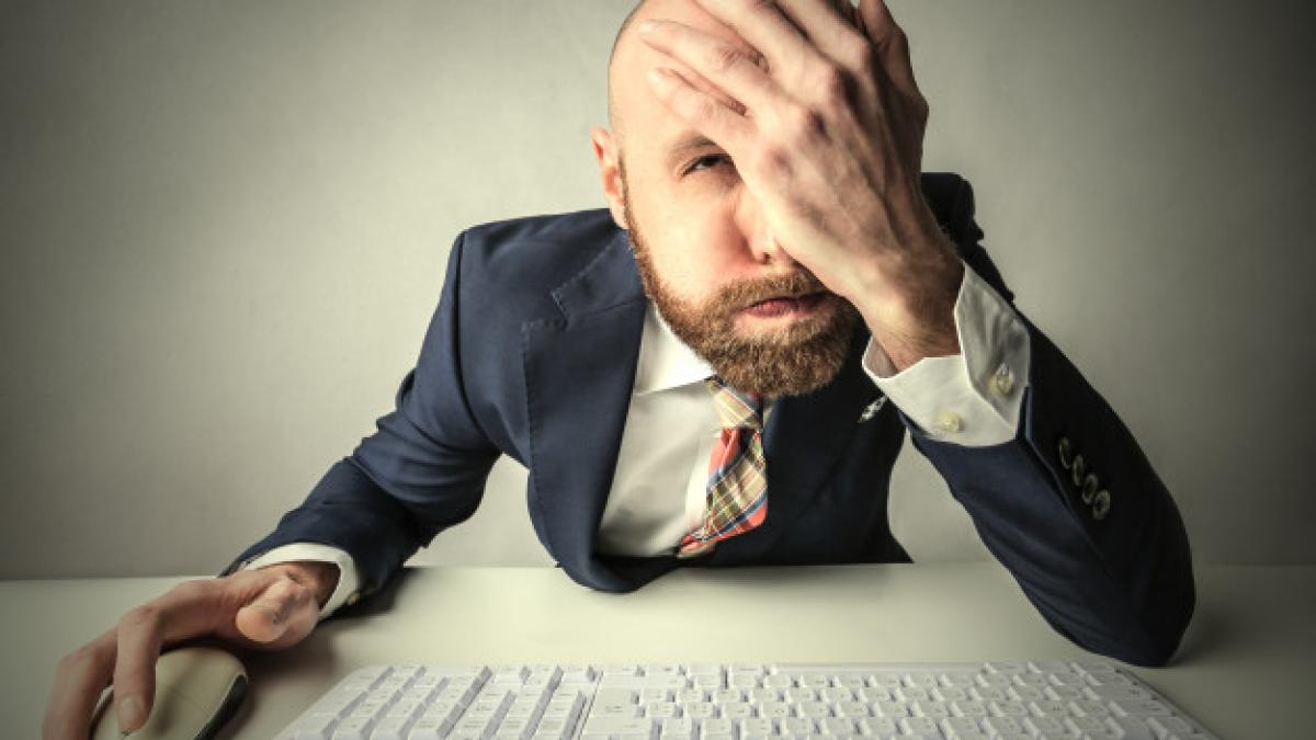 tired_businessman_having_difficulties_102671_5373_78083400