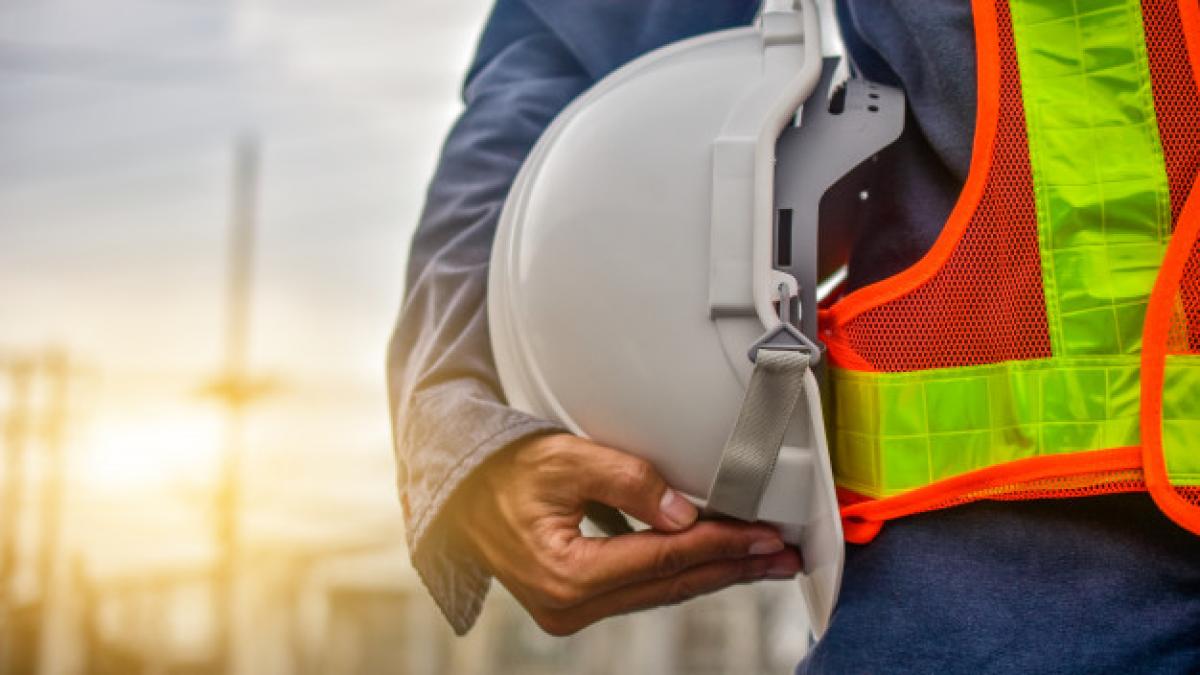 engineer_holding_hard_hat_construction_worker_professional_safety_work_industry_building_person_manager_service_10541_902_22712800