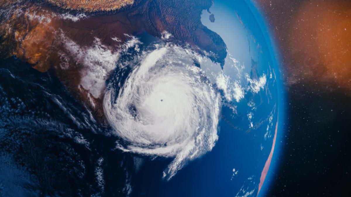 super_cyclone_heading_towards_india_bangladesh_78895_1718_07453900