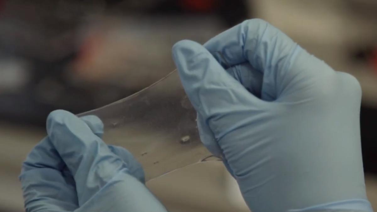 Piele electrică care poate recrea simțul TACTIL (VIDEO)